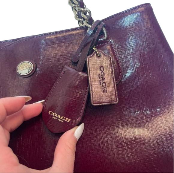 Women's Coach Maroon Leather Tote Bag with Gold Chain - Picture 5 of 15